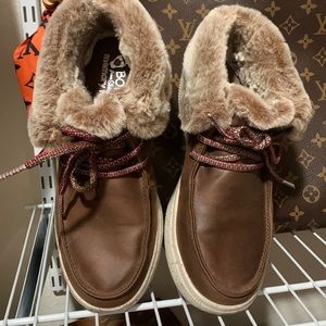 Bobs from sketchers with memory foam brown hang glider size 8